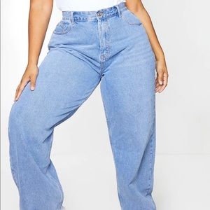 Baggy Bum Split Boyfriend Jeans